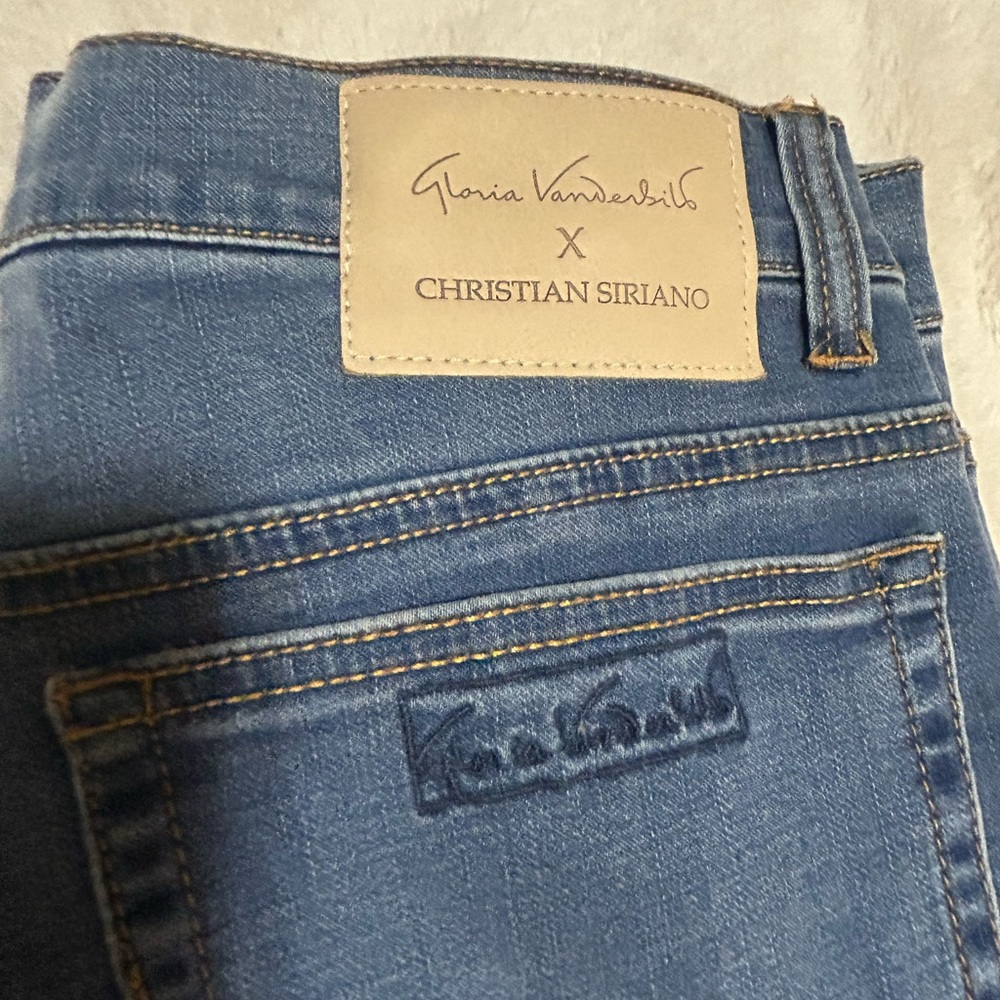 True Religion Women's Denim Jeans with Tan Accents super cute and totally in st - Picture 6 of 6